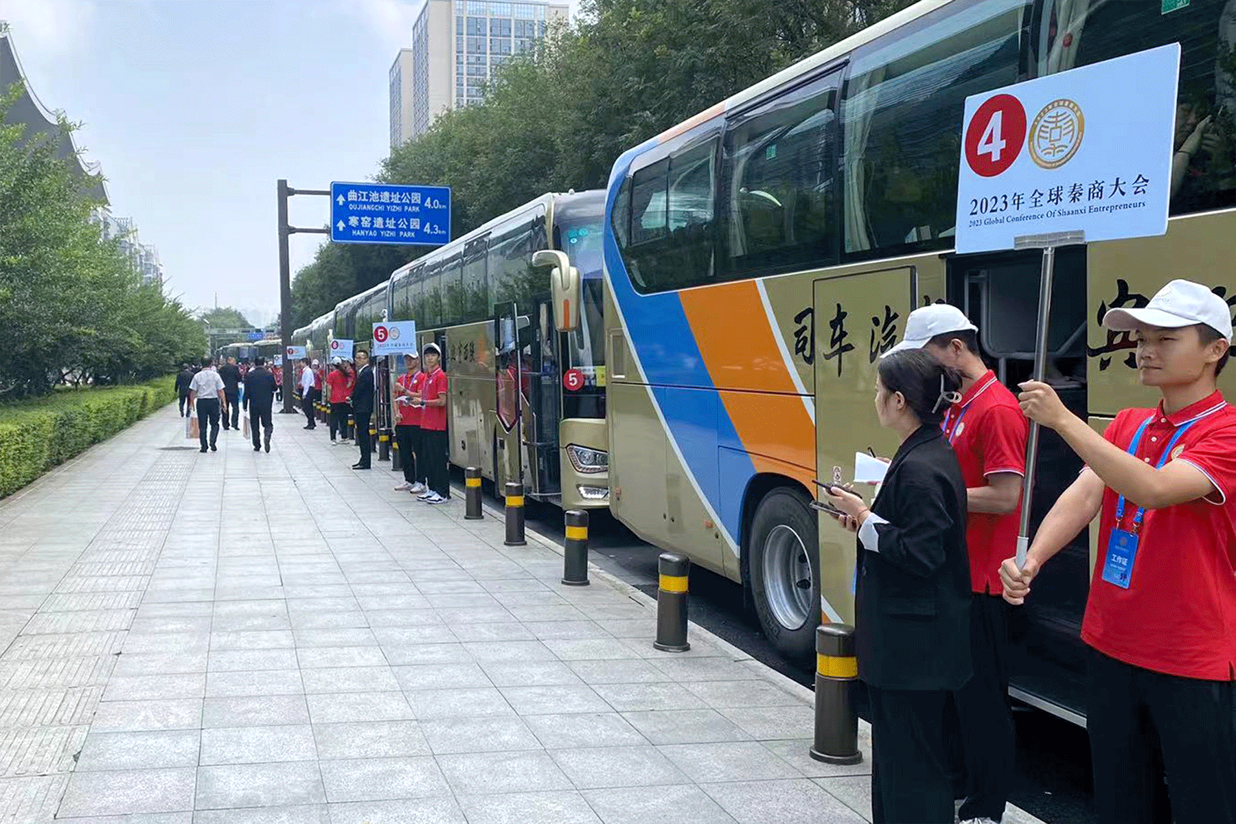 1695866461788410.gif 011.gif